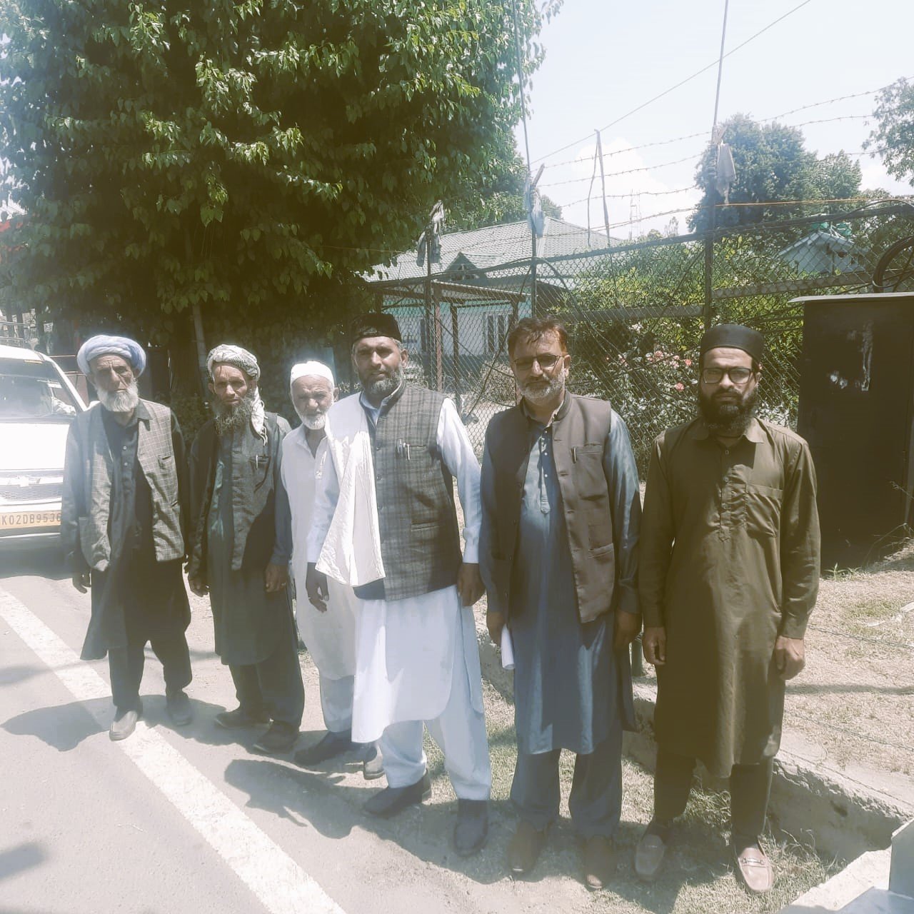 Dabastan E-India Gujjar And Bakerwal Foundation Leader Choudry Farooq Ahmad Bajad Meets South Kashmir DIG Javid Ahmad Matoo