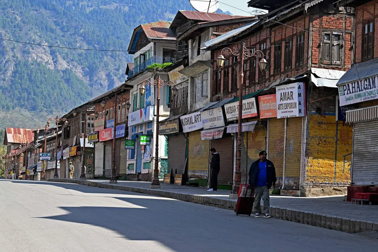 Kashmir’s Beauty Dimmed: India Shuts Down Over Half of Tourist Spots Amid Rising Tensions