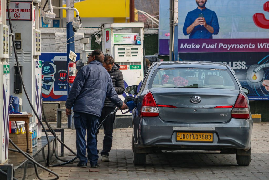 Delhi Says No to Fuel for Old Vehicles: A Big Move for Cleaner Air