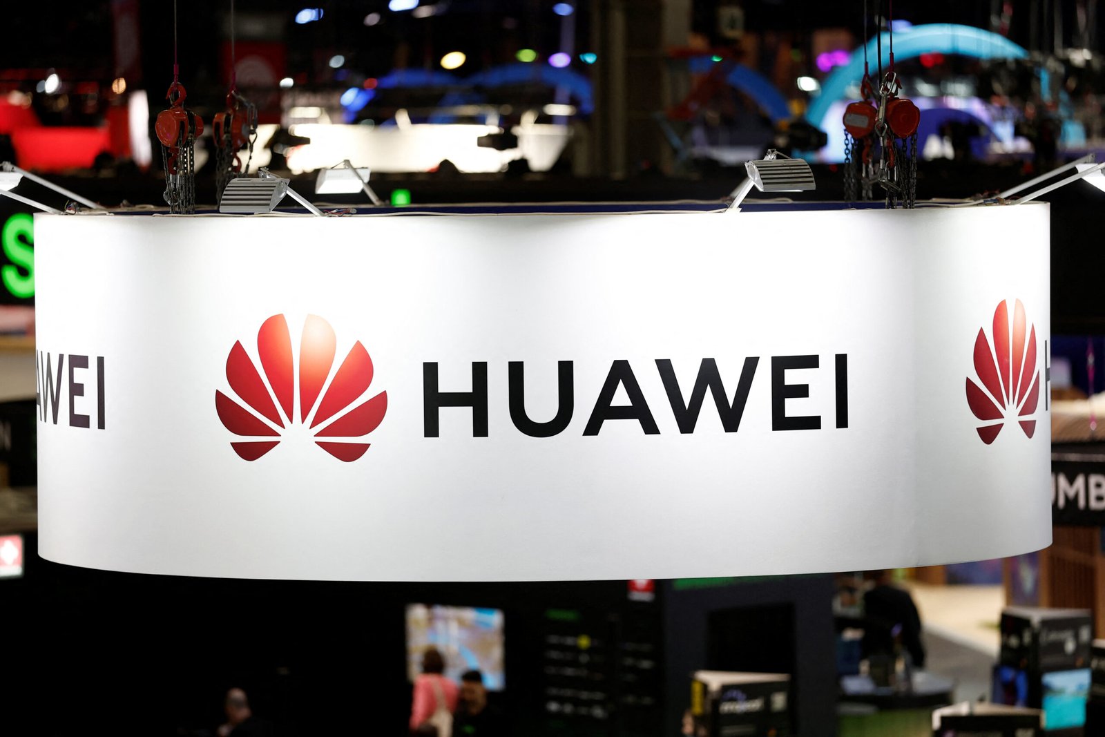 Huawei to Face Trial in the U.S. Over Tech Theft and Iran Dealings