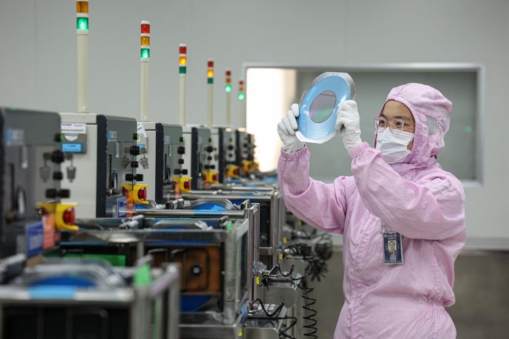 Title: Trump's 100% Chip Tariff Sparks Shockwaves in Asia; Malaysia Vows to Defend Its Strategic Role