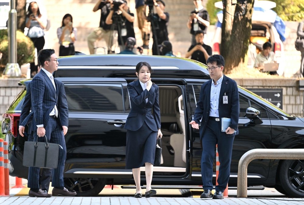 South Korea Sees Historic Arrests as Former First Lady Detained Amid Political Scandal