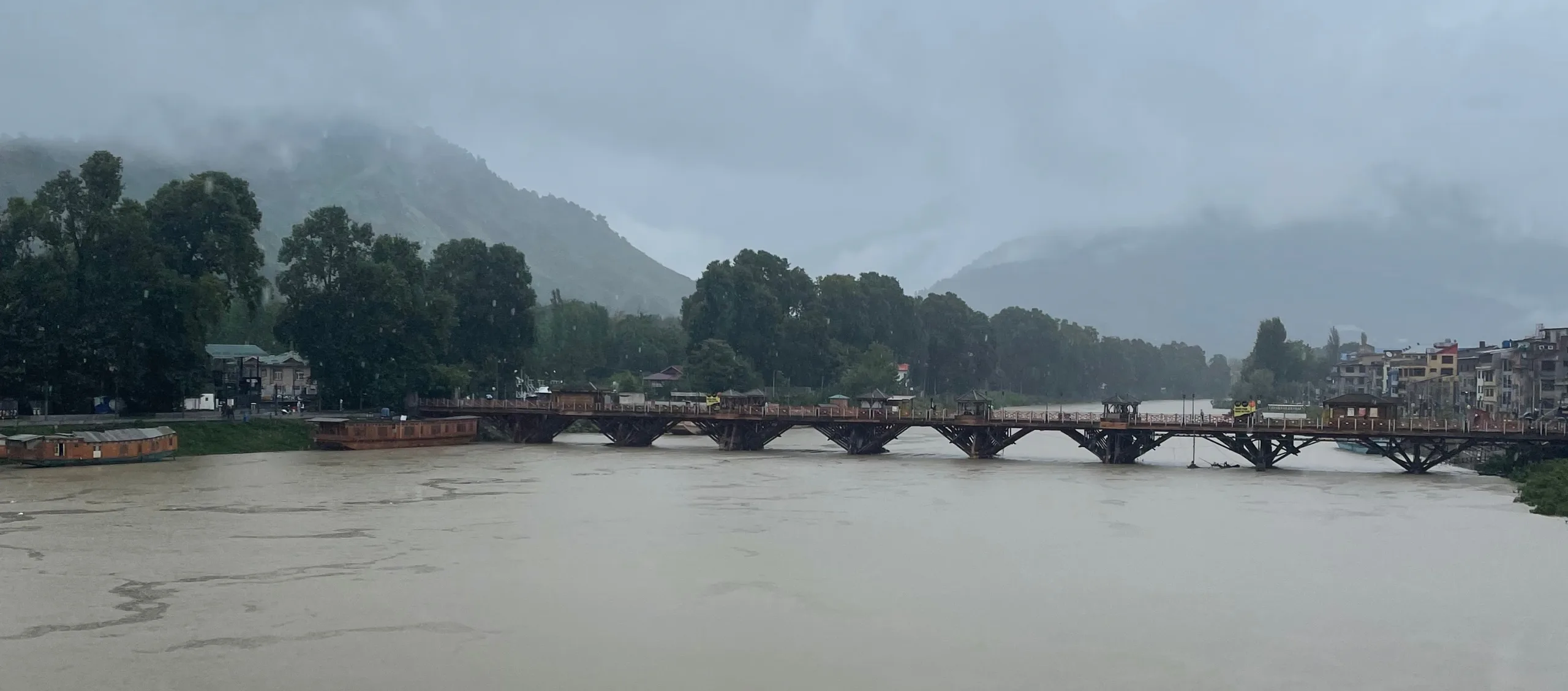 Flood Alert at Sangam: Authorities on High Alert as Jhelum Rises Rapidly