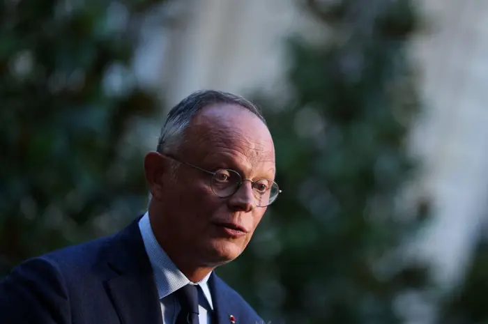 Philippe Calls for Early Presidential Election Amidst France's Deepening Political Turmoil