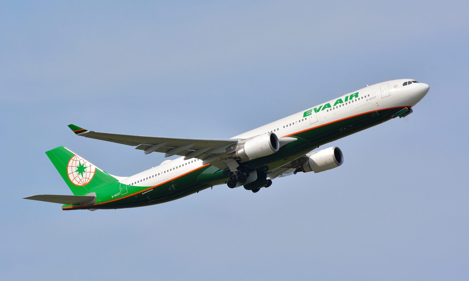 Taiwan’s EVA Air Issues Apology After Requesting Sick Leave From Deceased Flight Attendant on Her Funeral Day