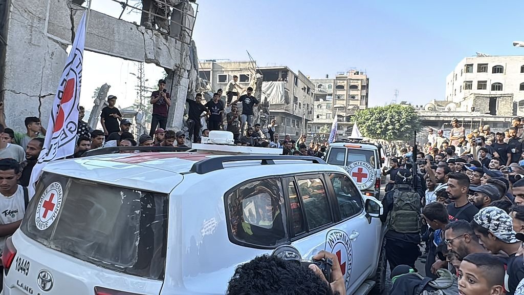 Hamas Begins Releasing Israeli Hostages from Gaza as Trump Lands in Israel for Historic Peace Talks