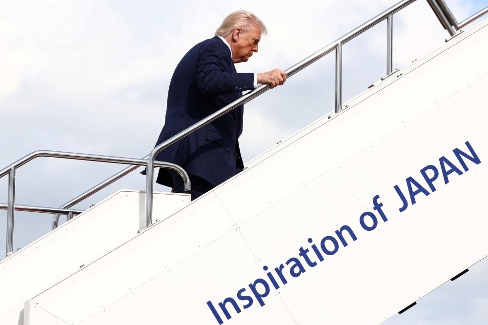 Trump Heads to South Korea as High-Stakes Meeting with China’s Xi Jinping Looms