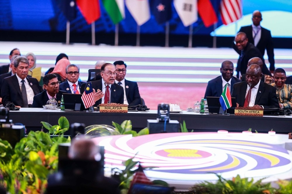 At EAS Summit, Anwar Ibrahim Calls for Continued Engagement and Dialogue Amid Global Challenges