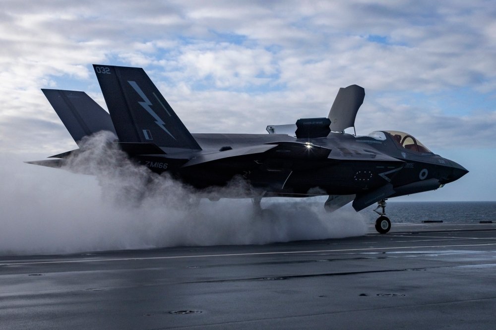 UK and France Conduct Joint Strike on IS Weapons Site Near Palmyra